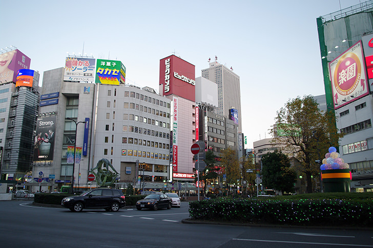 池袋駅東口付近のフリー写真素材