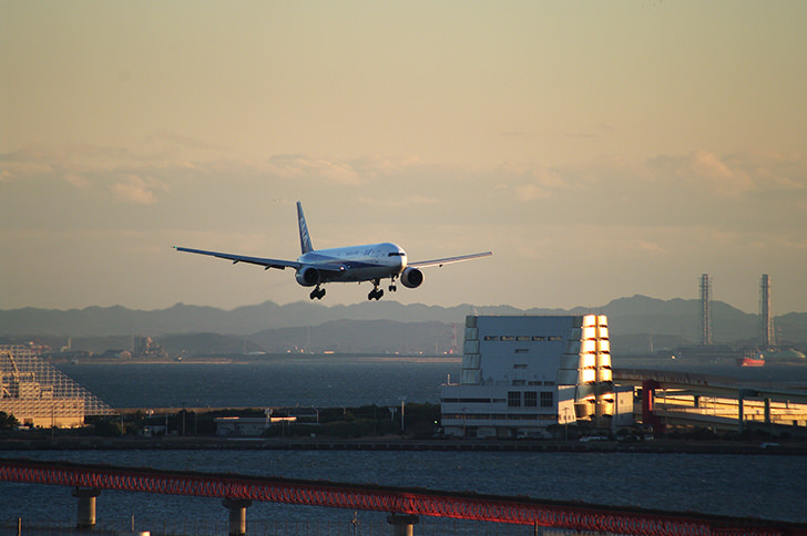 飛行機 羽田空港 の商用利用可フリー写真素材1528 フォトック