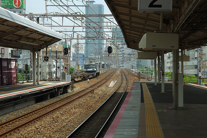 JR元町駅ホーム（神戸）のフリー写真素材