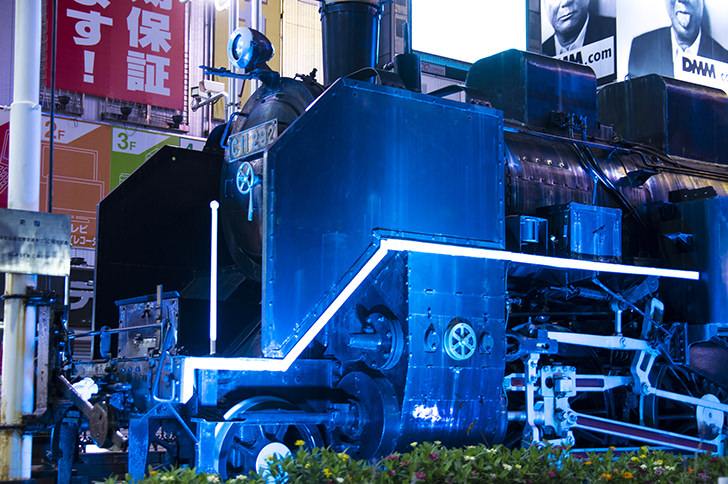 新橋駅前SL広場（ライトアップ）のフリー写真素材