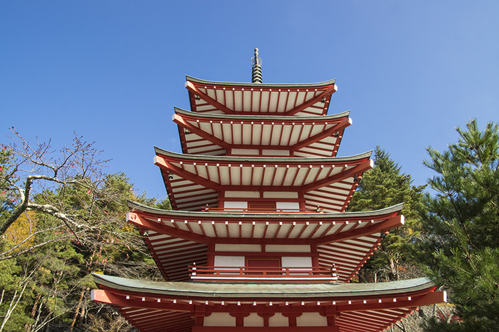 新倉山浅間公園の忠霊塔のフリー写真素材