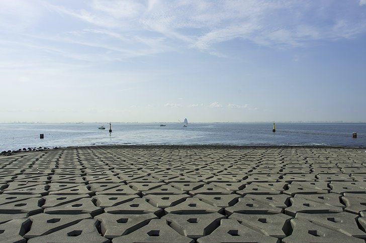海ほたるから川崎方面を望むのフリー写真素材