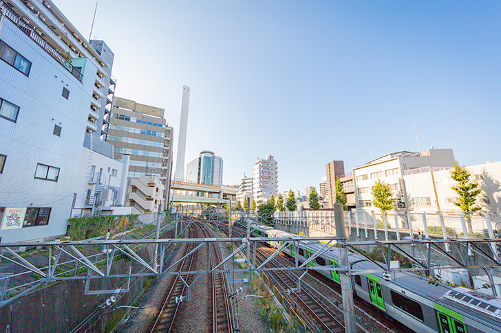 池袋付近の線路のフリー写真素材