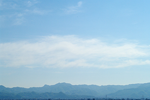 モエレ沼公園から見える山々のフリー写真素材