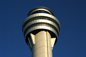 羽田空港管制塔のフリー写真素材