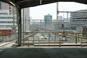 大阪駅ホームのフリー写真素材