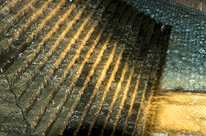 ピラミッド噴水（福岡市海浜公園）のフリー写真素材