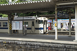 キハ47系（香椎駅）のフリー写真素材