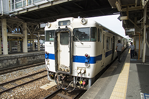 キハ47系（香椎駅）のフリー写真素材