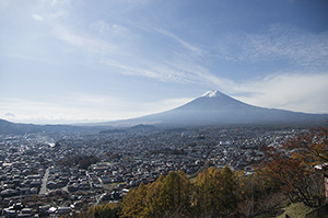 富士山と富士吉田市のフリー写真素材