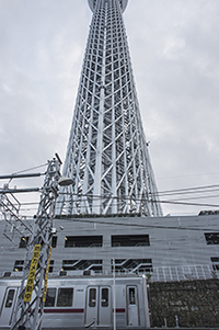 東京スカイツリーと京成電鉄のフリー写真素材