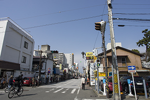 小田原市街(お堀端通り)のフリー写真素材
