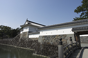 小田原城二の丸の正面入口のフリー写真素材