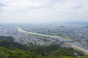 岐阜城天守から見る岐阜市街と長良川のフリー写真素材