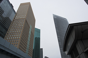 汐留の高層ビルのフリー写真素材