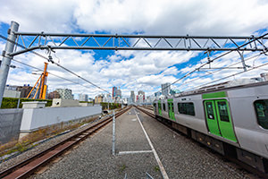 高輪ゲートウェイ駅から見た線路のフリー写真素材