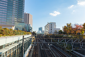 恵比寿駅付近の線路のフリー写真素材